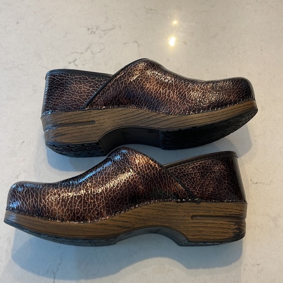 Nursing clogs - Picture 3 of 6